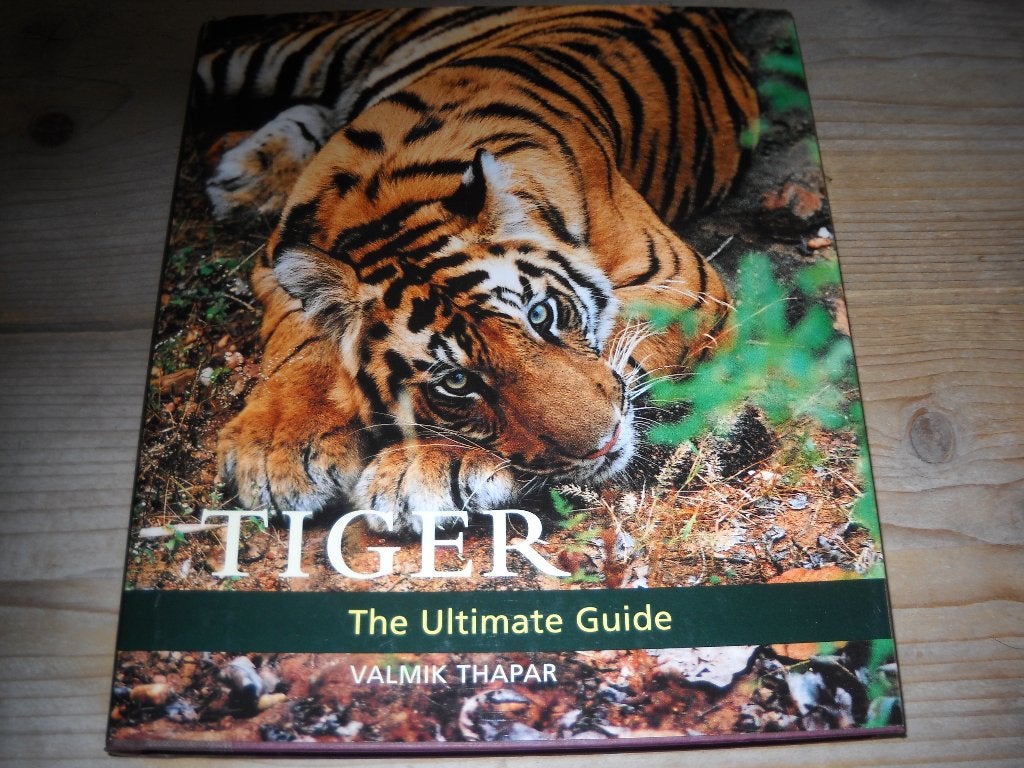 Valmik Thapar: Tiger - The ultimate guide!, Gelezen, Valmik Thapar, Ophalen of Verzenden, Overige diersoorten