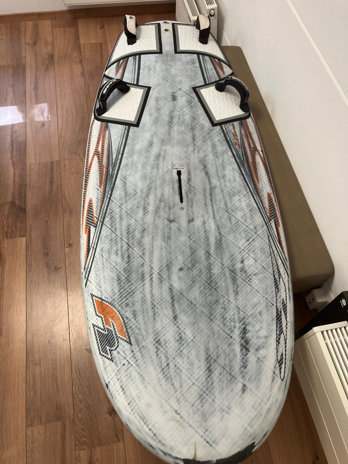 F2 Carbon 235x85 cm. windsurfboard 145L, Watersport en Boten, Windsurfen, Ophalen, Plank