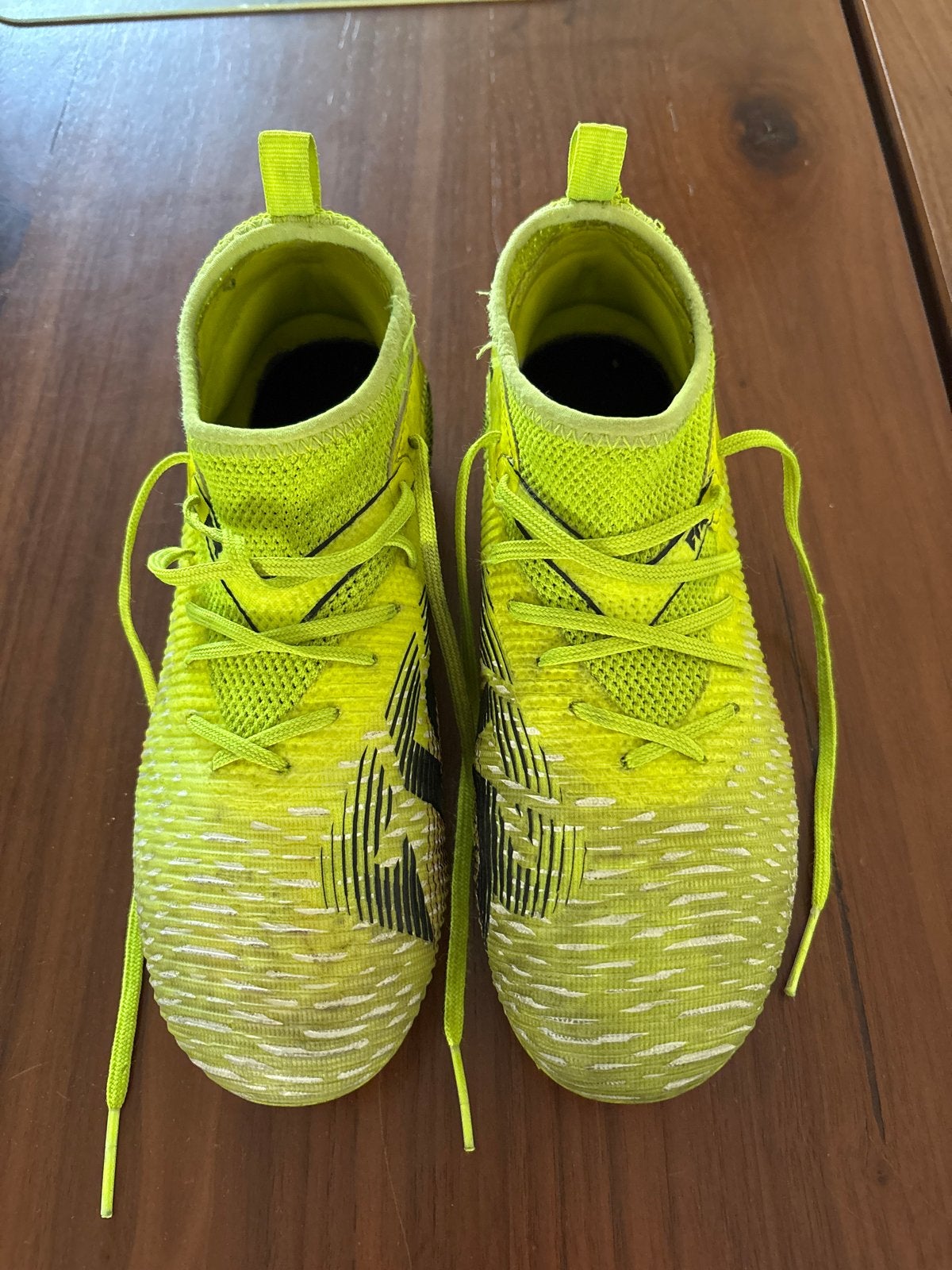 Puma voetbalschoenen - fel geel, Maat XS of kleiner, Ophalen of Verzenden, Gebruikt, Schoenen