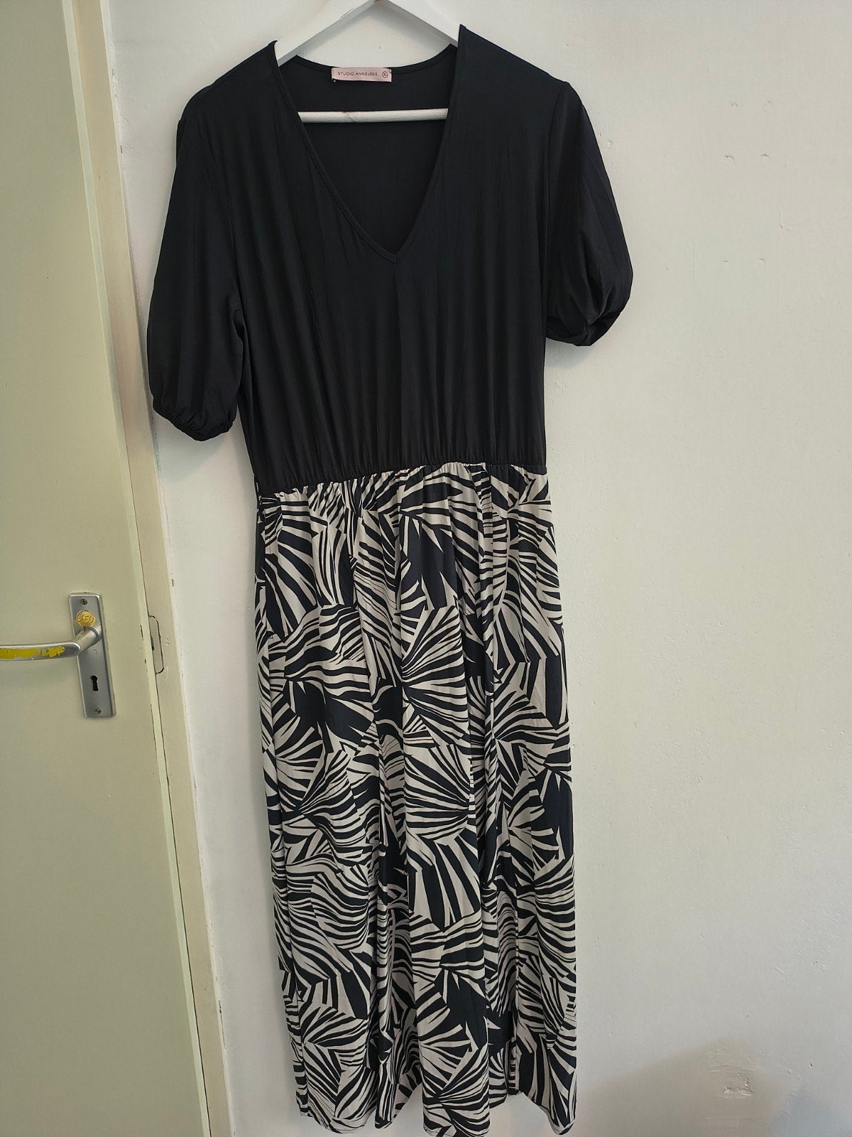 Studio Anneloes jurk zwart/wit met bladprint, maat XL, Studio Anneloes, Zwart, Maat 46/48 (XL) of groter, Ophalen of Verzenden