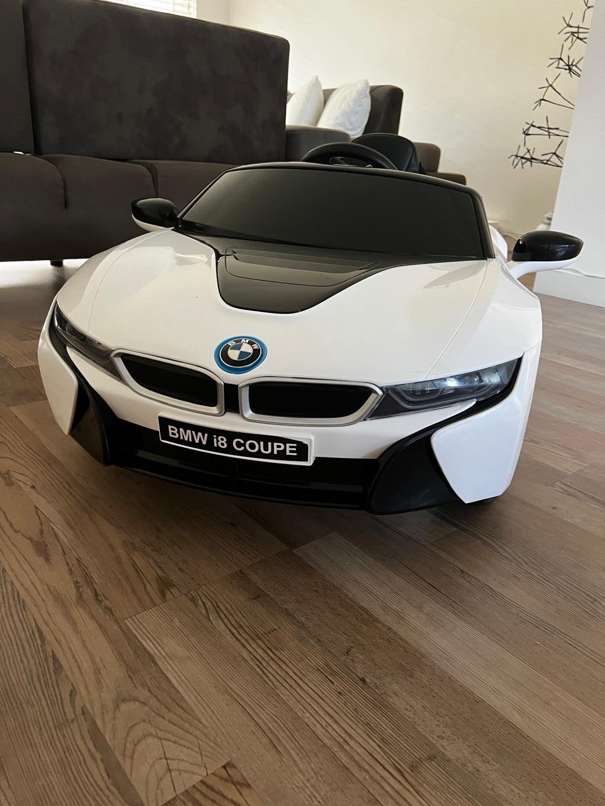 BMW i8 Coupe elektrische kinderauto met afstandsbediening, Ophalen, Zo goed als nieuw, Afstandsbediening