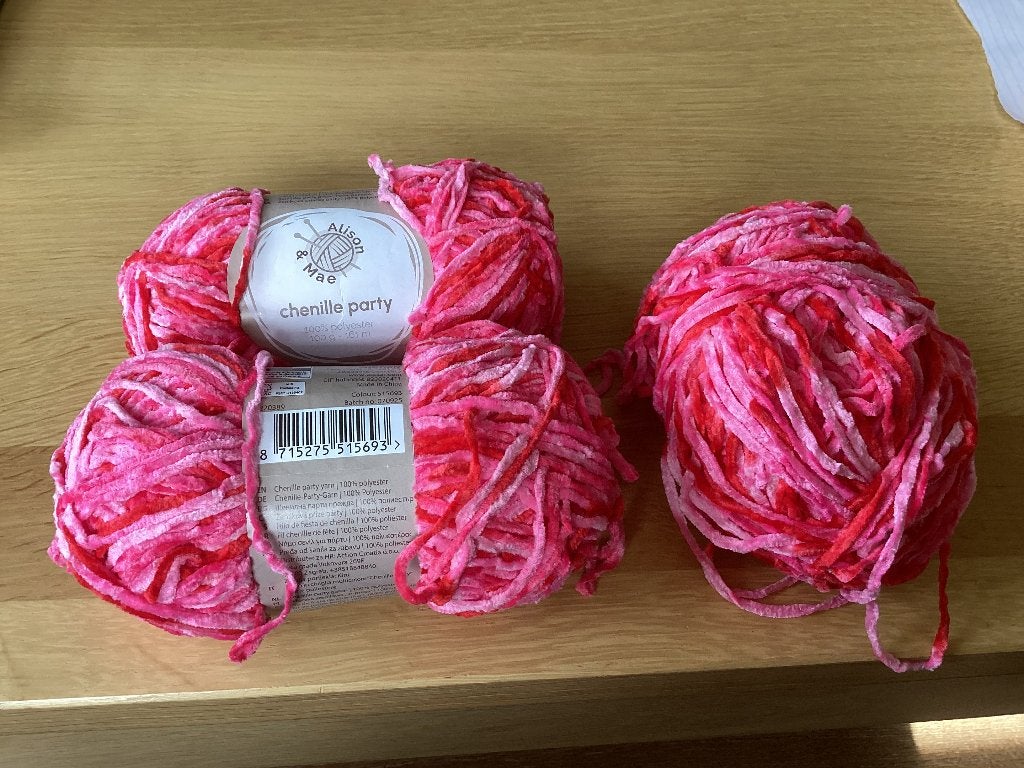 Breiwol chenille garen 3 bollen, Hobby en Vrije tijd, Breien en Haken, Ophalen of Verzenden, Nieuw, Breien, Wol of Garen
