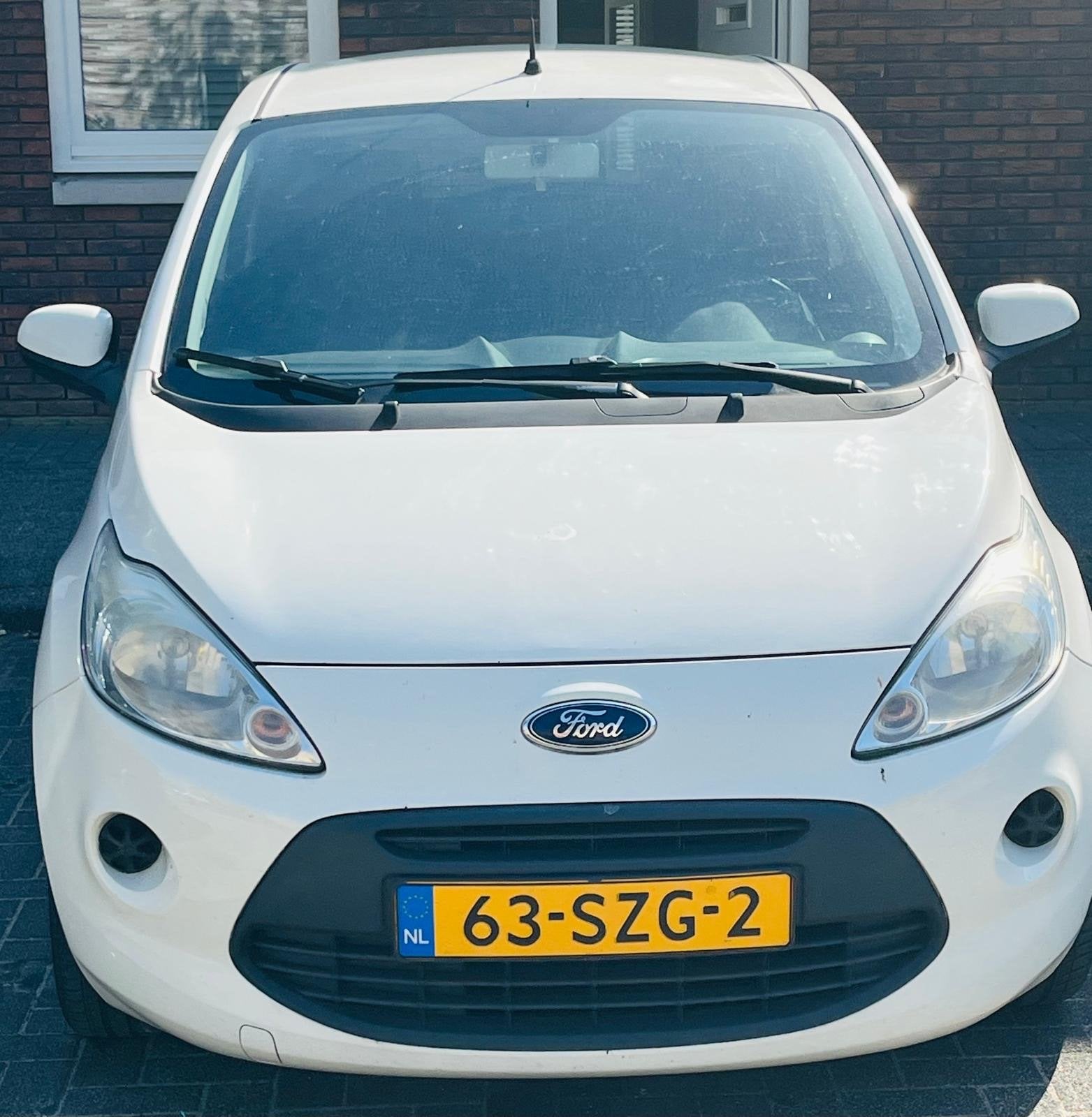Ford Ka 1.2 69pk 2011 Wit, Auto's, Ford, Particulier, Ka, Benzine, B, Hatchback, Handgeschakeld, Origineel Nederlands, Wit, Voorwielaandrijving