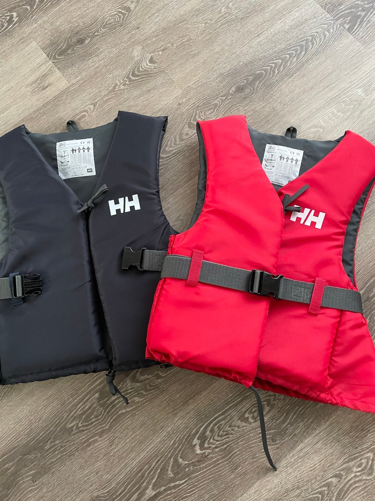 2x Helly Hansen Sport Comfort Zwemvest II - Nieuw, Ophalen of Verzenden, Nieuw, Reddingsvest of Zwemvest