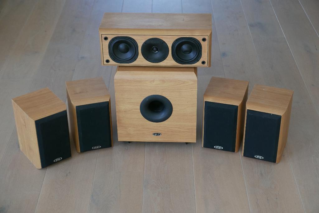 Eltax Atomic 5.1 dolby surround set, Zo goed als nieuw, 60 tot 120 watt, Complete surroundset, Ophalen