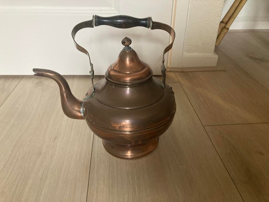 Antieke koperen waterketel met houten handvat, Antiek en Kunst, Antiek | Keukenbenodigdheden, Ophalen of Verzenden