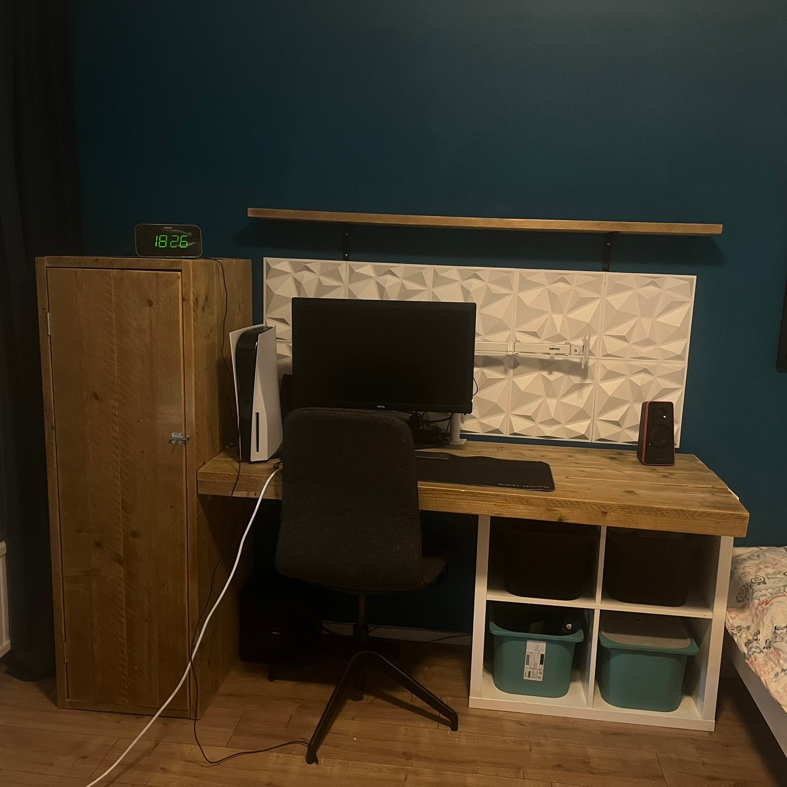 Bureau + kast gratis af te halen, Huis en Inrichting, Ophalen, Gebruikt
