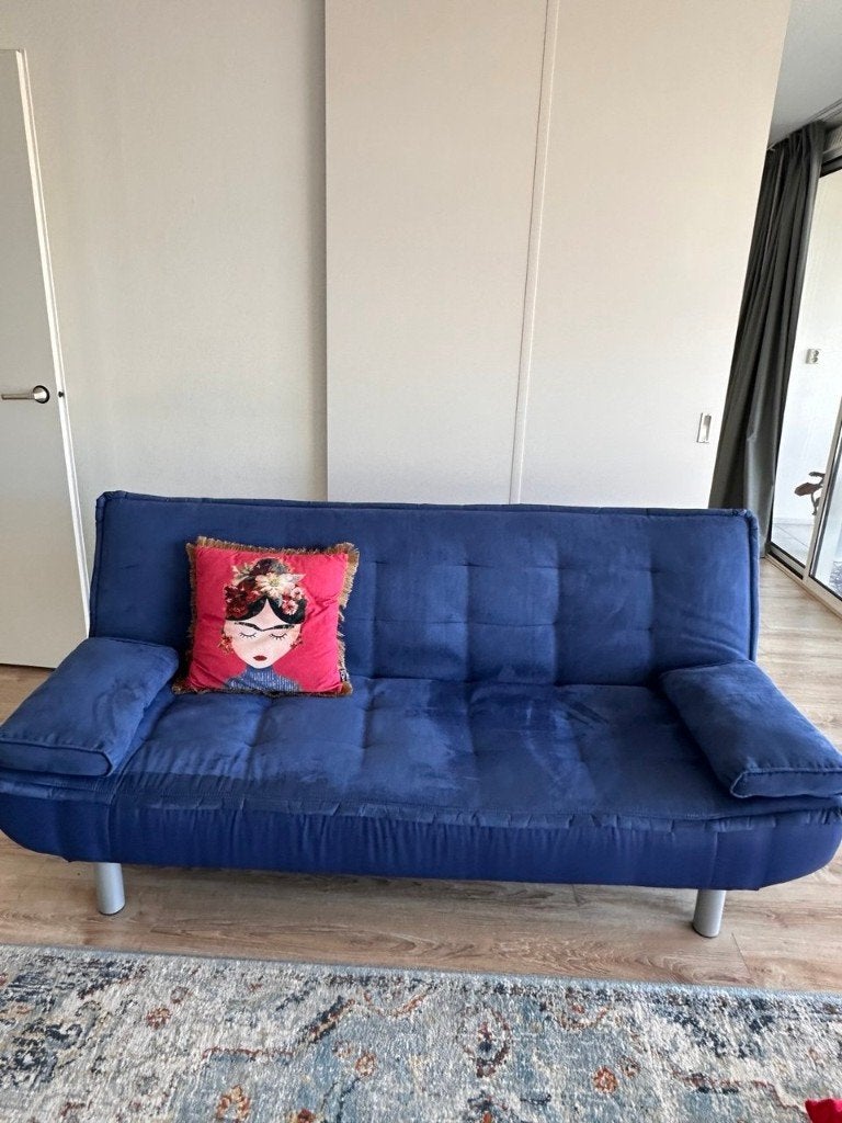 Blauwe clic-clac bank te koop €50. (bank en logeerbed in 1), Huis en Inrichting, Ophalen, Gebruikt, 150 tot 200 cm, 75 tot 100 cm