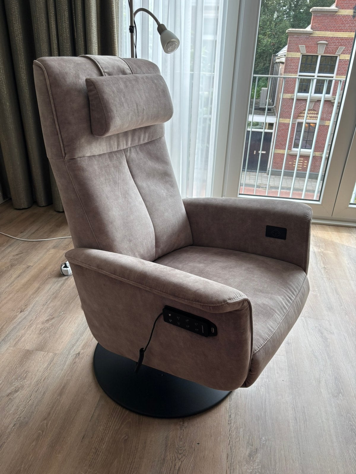 Prominent E-chair 200 Sta-op Relaxfauteuil Nieuwprijs €6.263, Ophalen, 75 tot 100 cm, Zo goed als nieuw, Stof