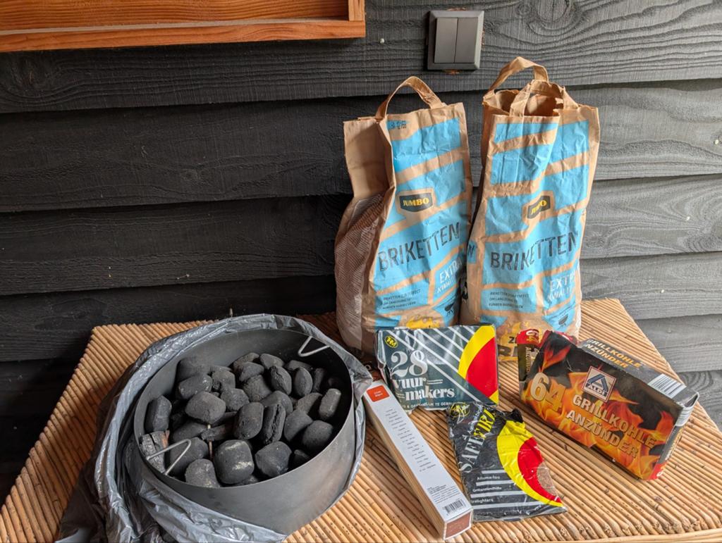 Barbecuebenodigdheden (briketten en extra's), Ophalen