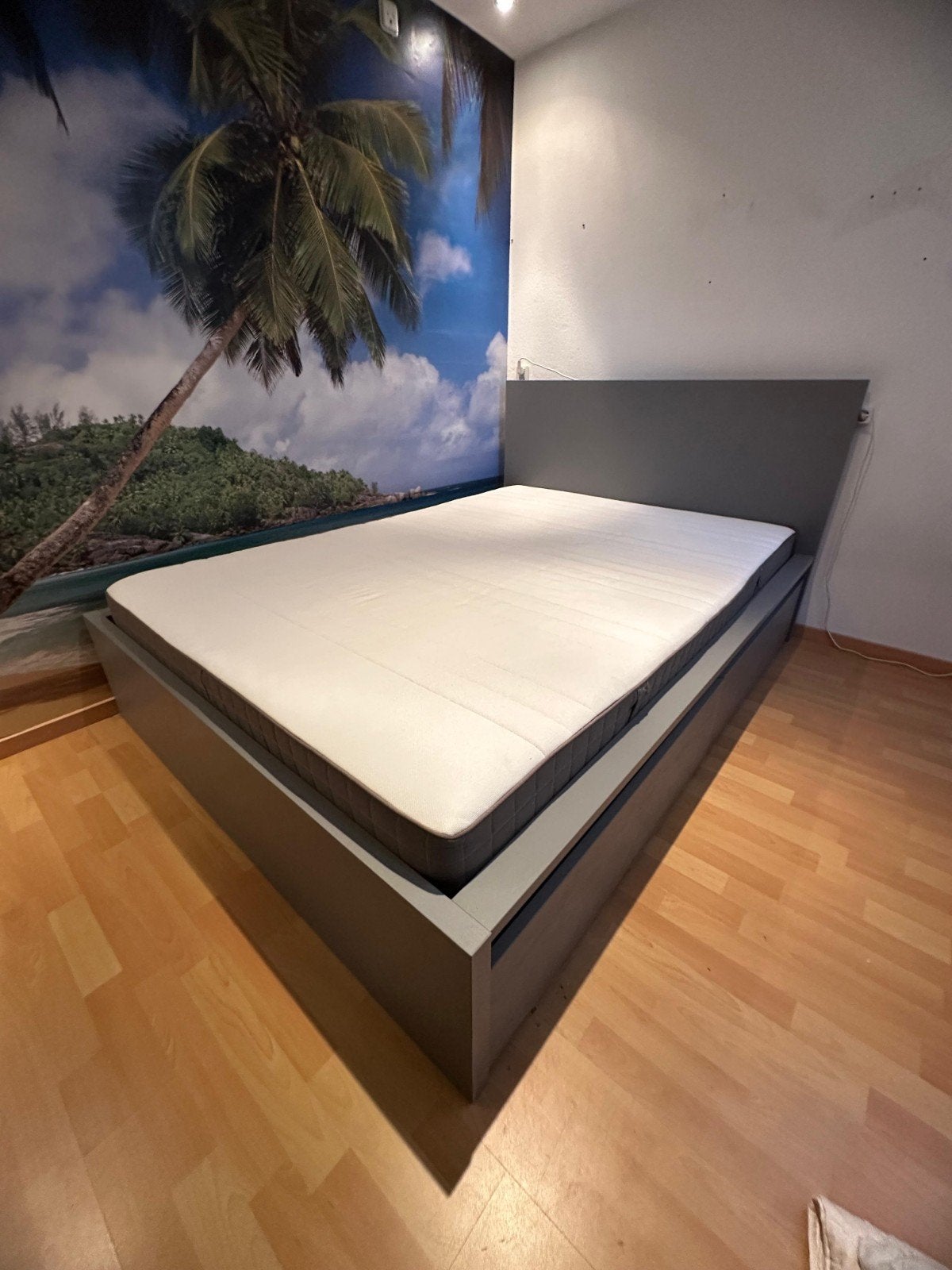 MALM BEDFRAME IKEA GRIJS 140X200, Ophalen, Tweepersoons, 140 cm, Zo goed als nieuw