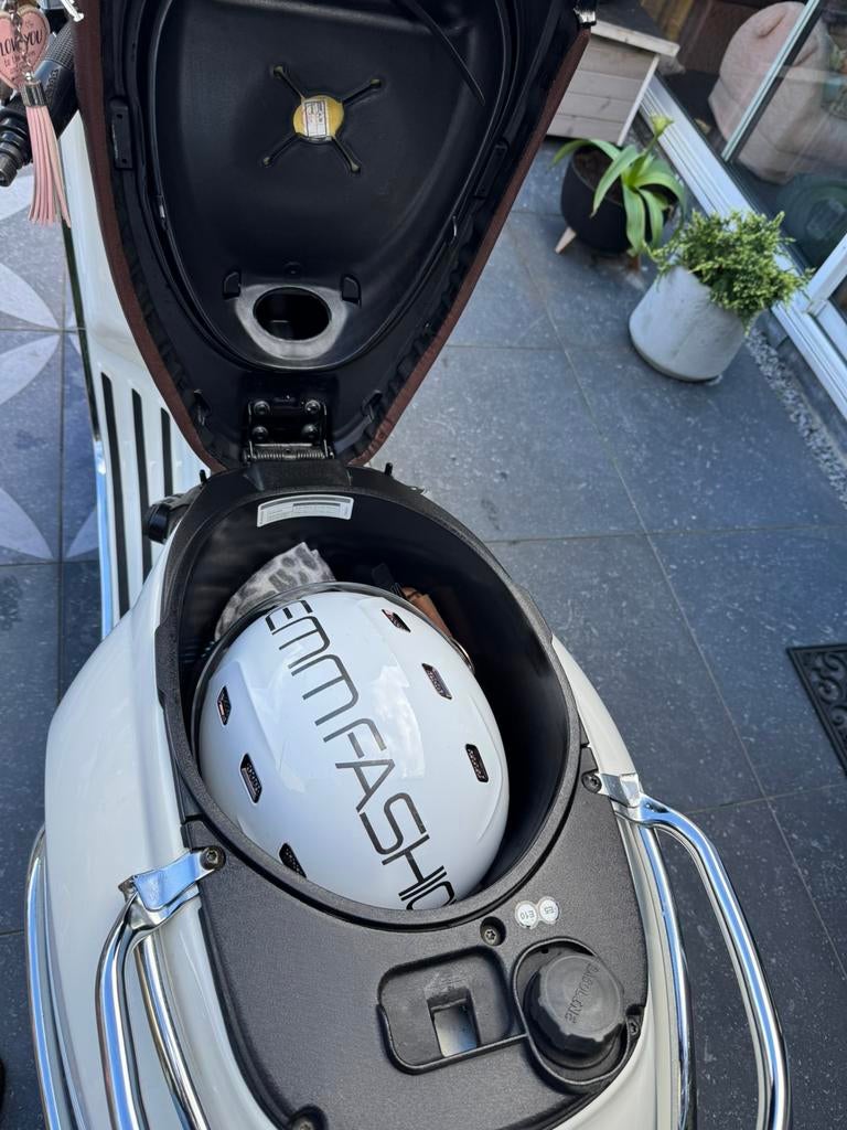 Scooter PIAGGIO VESPA PRIMAVERA, Fietsen en Brommers, Scooters | Vespa, Ophalen, Overige modellen, Zo goed als nieuw, Benzine