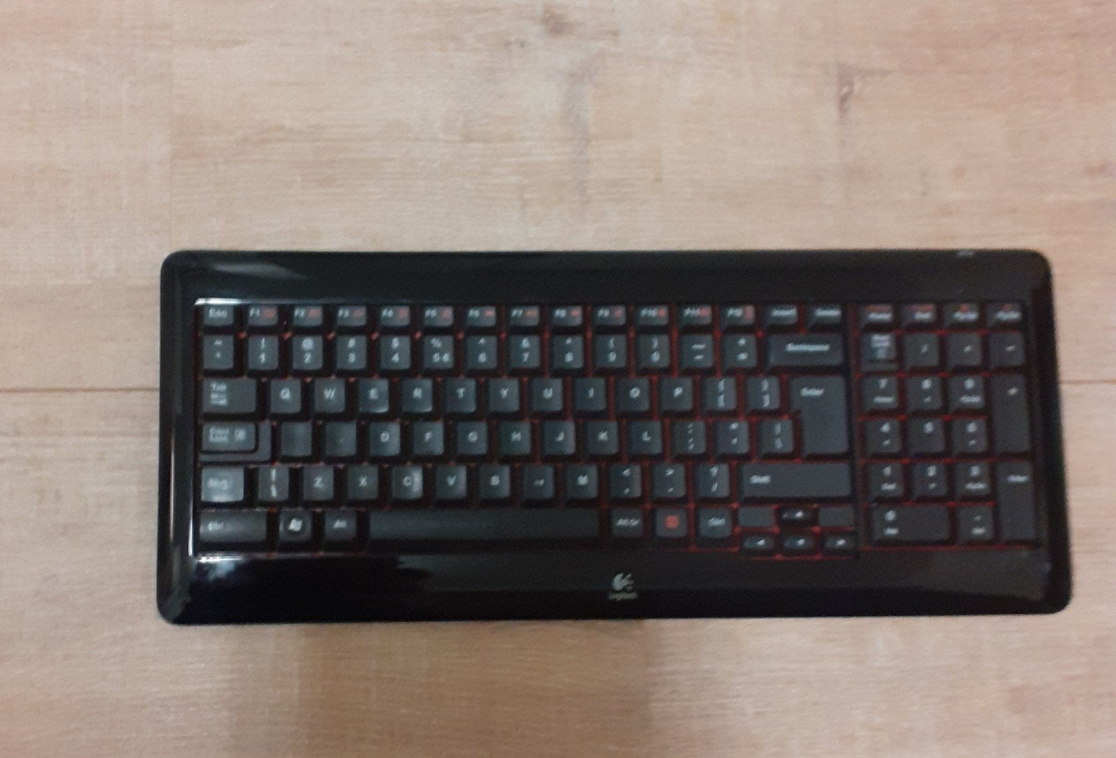Logitech toetsenbord ,gamemat oortjes Xperia ,Oppo hoesjes, Computers en Software, Ophalen of Verzenden, Gebruikt, Bedraad, Logitech toetsenbord