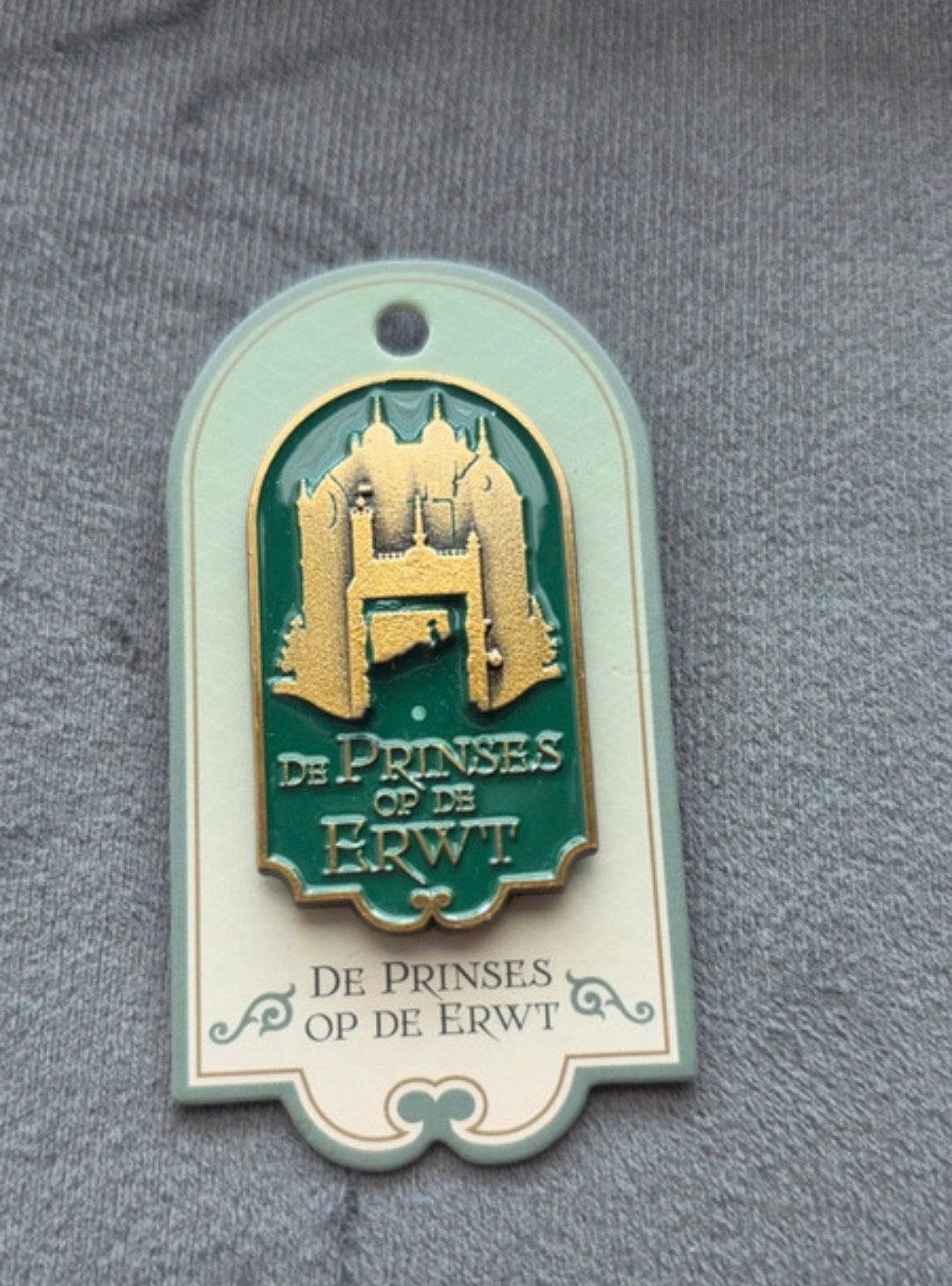Efteling De Prinses op de Erwt speldje pin, Ophalen of Verzenden, Zo goed als nieuw, Button of Speldje