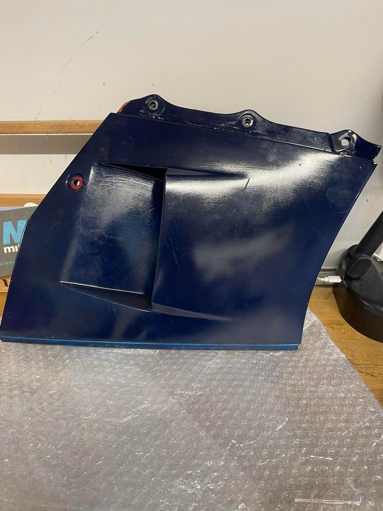 Suzuki RG250 rechter zijkap kuipdeel, Motoren, Onderdelen | Suzuki, Ophalen of Verzenden, Gebruikt