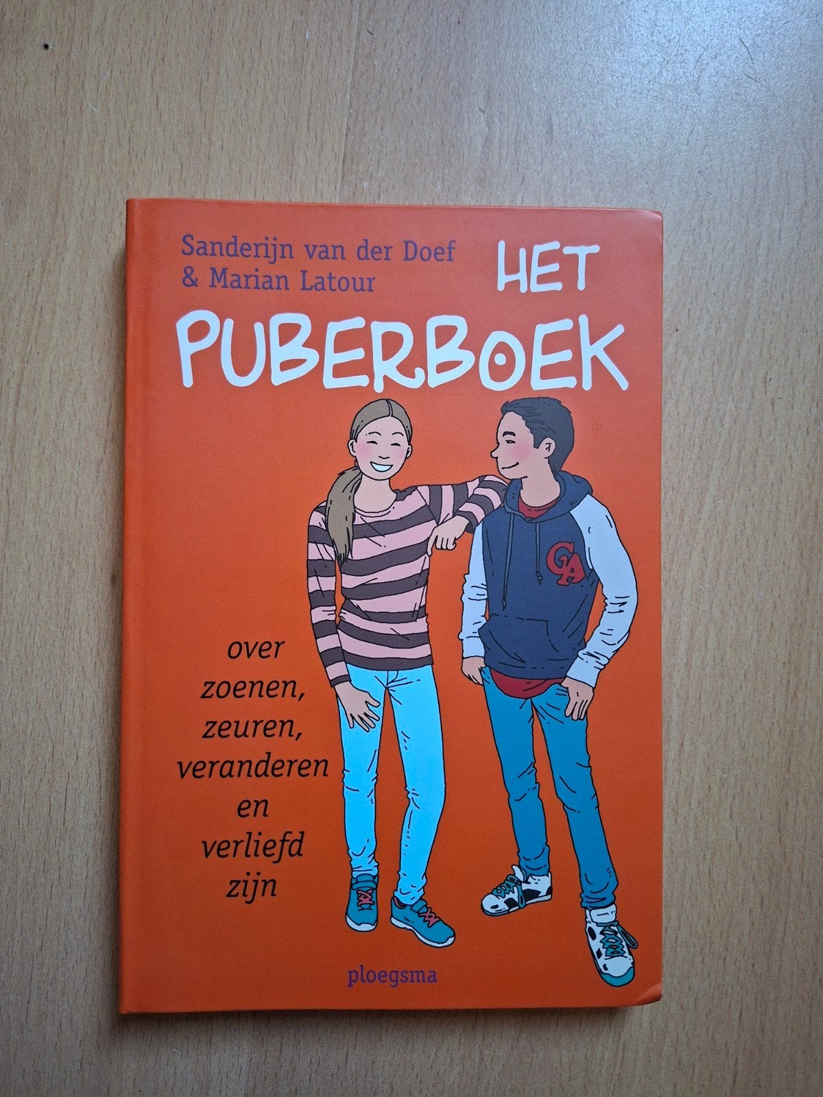 Het puberboek van Sanderijn van der Doef & Marian Latour, Ophalen of Verzenden, Zo goed als nieuw, Sanderijn van der Doef & Marian Latour