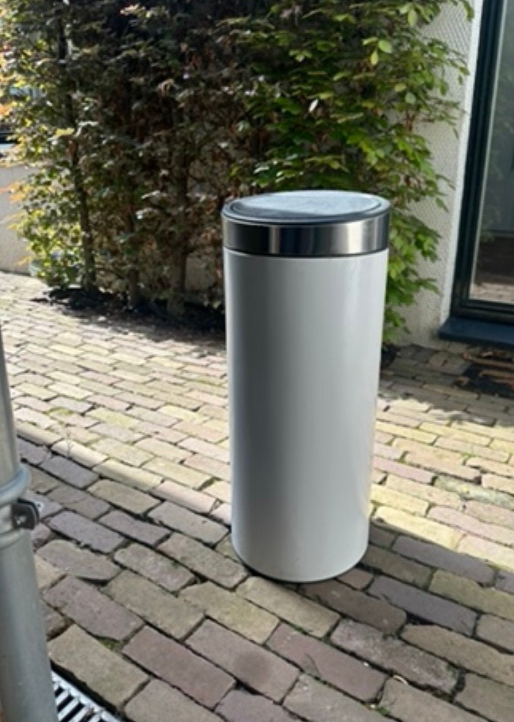 Brabantia prullebak, Huis en Inrichting, Woonaccessoires | Prullenbakken, Ophalen of Verzenden, Zo goed als nieuw, Rvs, 50 tot 75 cm