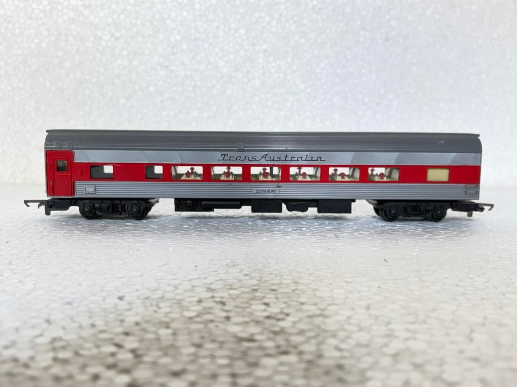Triang dinner car, Hobby en Vrije tijd, Modeltreinen | H0, Ophalen of Verzenden, Zo goed als nieuw, Gelijkstroom, Overige merken