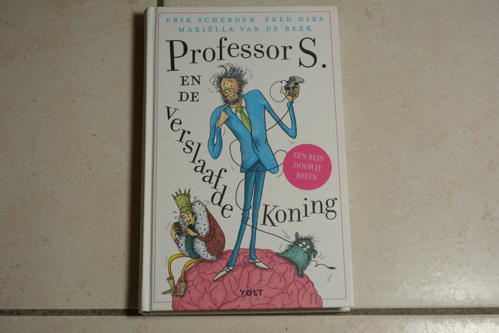 Professor S. en de verslaafde Koning Erik Scherder Fred Diks, Boeken, Ophalen of Verzenden, Zo goed als nieuw, Fictie algemeen