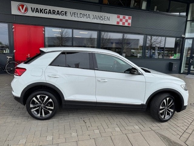 Volkswagen T-Roc 1.0 TSI 110 PK STYLE BUSINESS (bj 2021), Voorwielaandrijving, Stof, Gebruikt, Euro 6