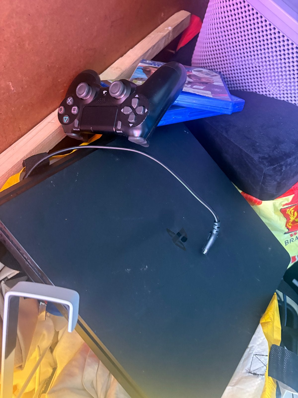 PlayStation 4 Slim met controller en games en gta 5, Ophalen of Verzenden, Met 1 controller, Slim, Gebruikt