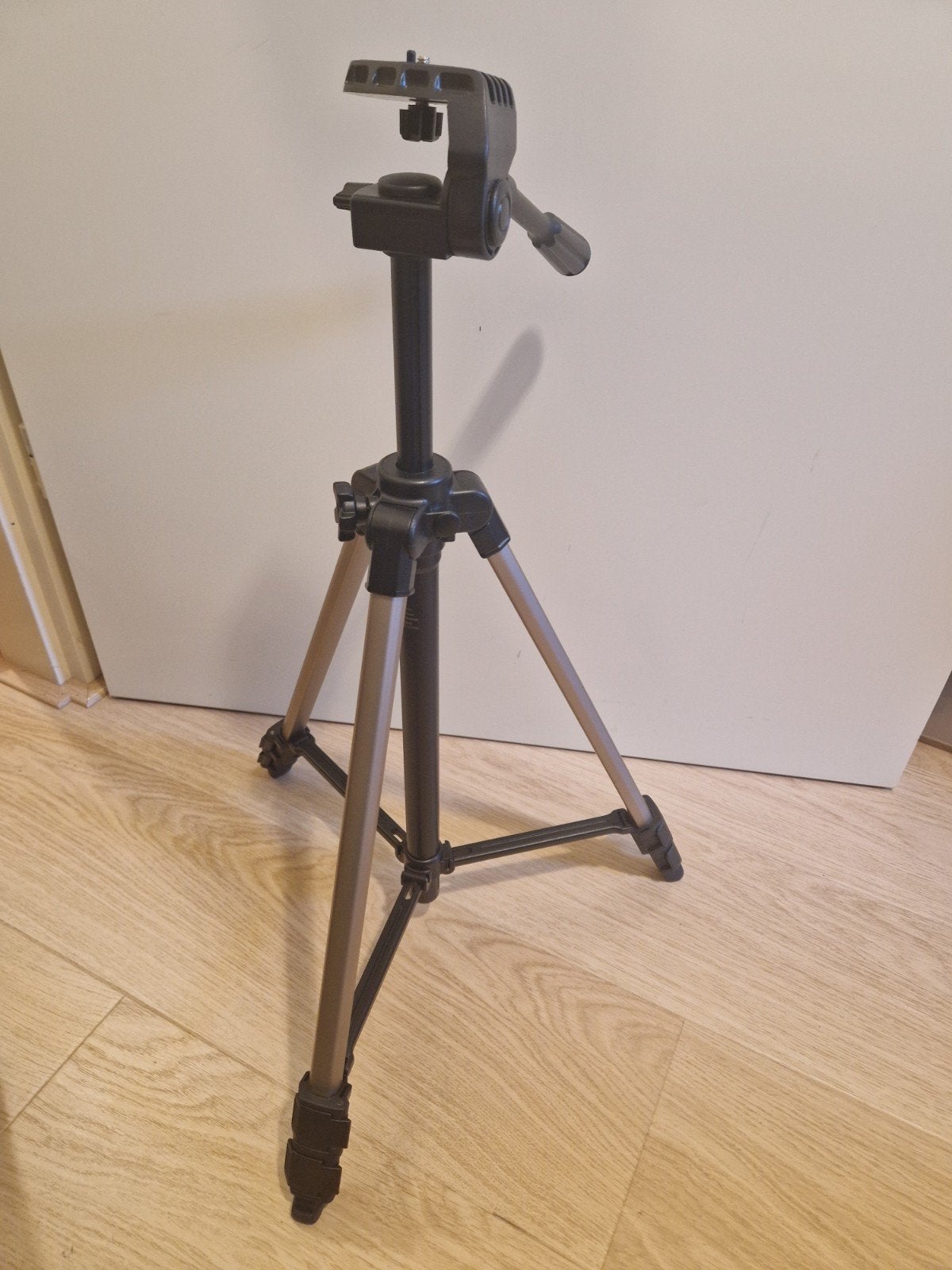 Velbon CX300 statief, Ophalen of Verzenden, 150 tot 175 cm, Driepoot