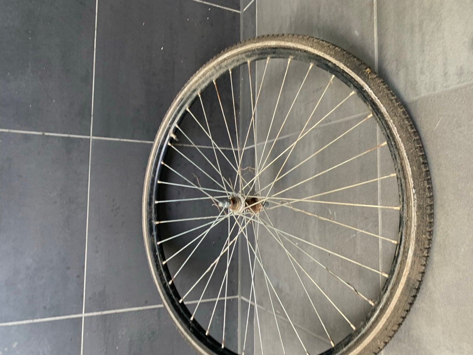 Mooi voorwiel met band, Ophalen of Verzenden, Gebruikt, Stadsfiets, Wiel
