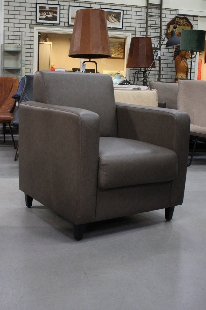 Mooie bruine fauteuil kunstleder skai, Ophalen, Gebruikt, 50 tot 75 cm, Leer