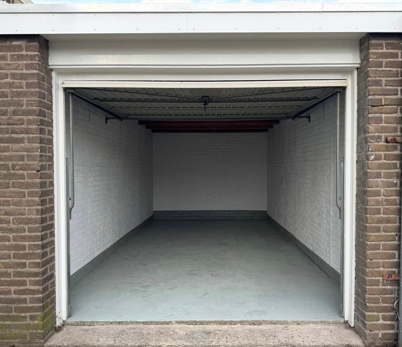 Garagebox te koop (in verhuurde staat)