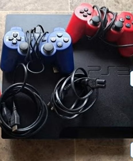ps3 +2controlers +1 game +alle kabels weinig gebruikt, Spelcomputers en Games, Spelcomputers | Sony PlayStation 3, Ophalen of Verzenden