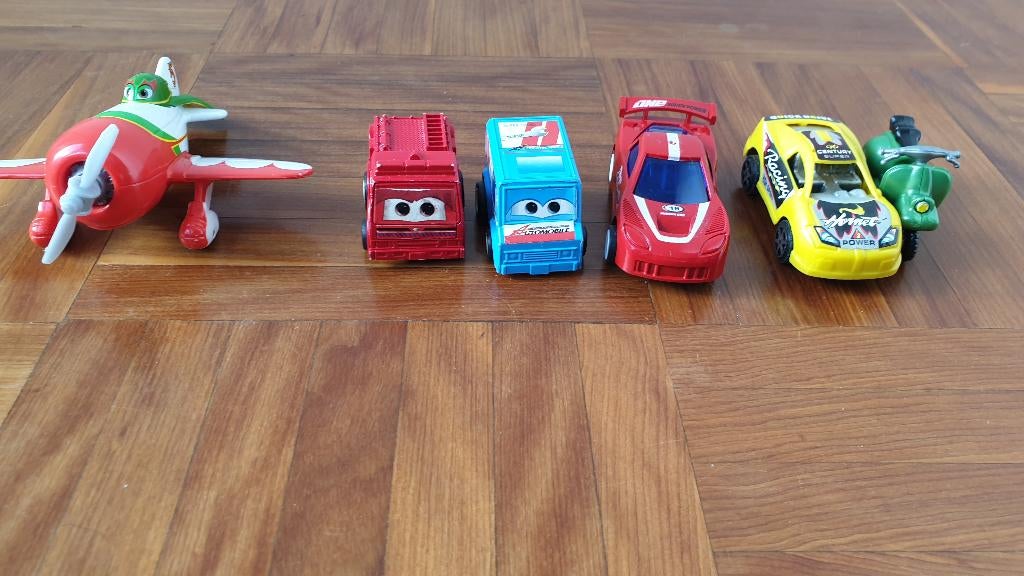 Autotjes en vliegtuigje, Kinderen en Baby's, Speelgoed | Speelgoedvoertuigen, Ophalen of Verzenden, Zo goed als nieuw