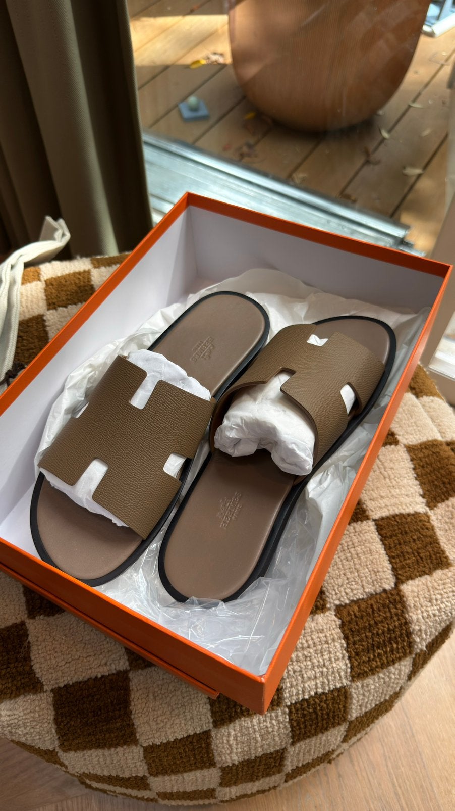 Hermes Izmir sandalen / slippers | 43 | Nieuw, Ophalen of Verzenden, Nieuw, Bruin, Sandalen