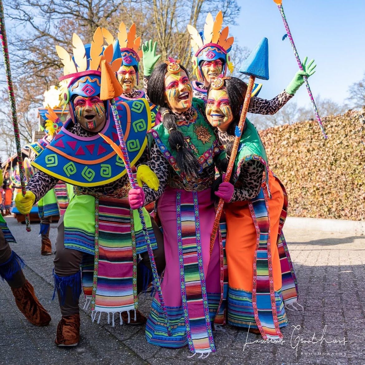 50 maya kostuums te koop – prijswinnende grote loopgroep, Ophalen of Verzenden, Zo goed als nieuw, Maat 46/48 (XL) of groter, Carnaval