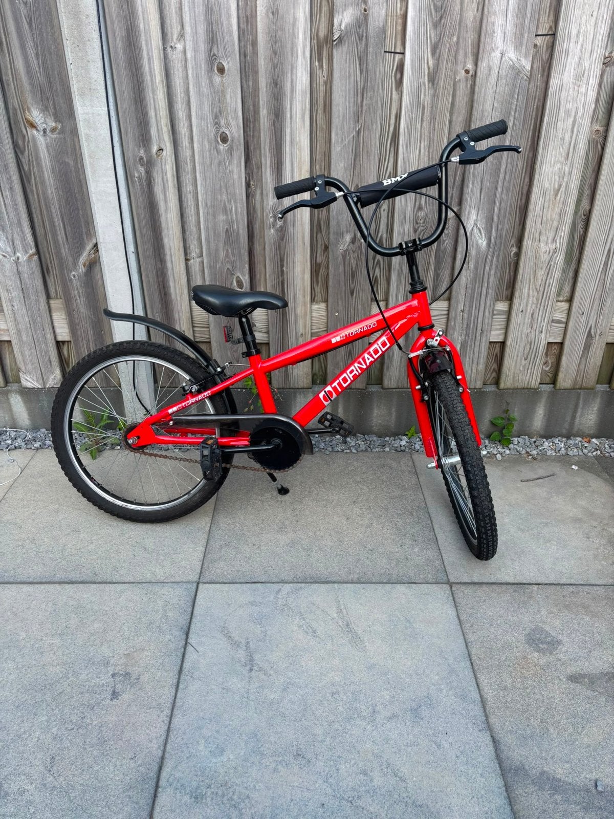 Tornado BMX 20 inch rood - Gebruikt, Fietsen en Brommers, Fietsen | Crossfietsen en BMX, Ophalen, Staal, Velgrem, Voetsteunen