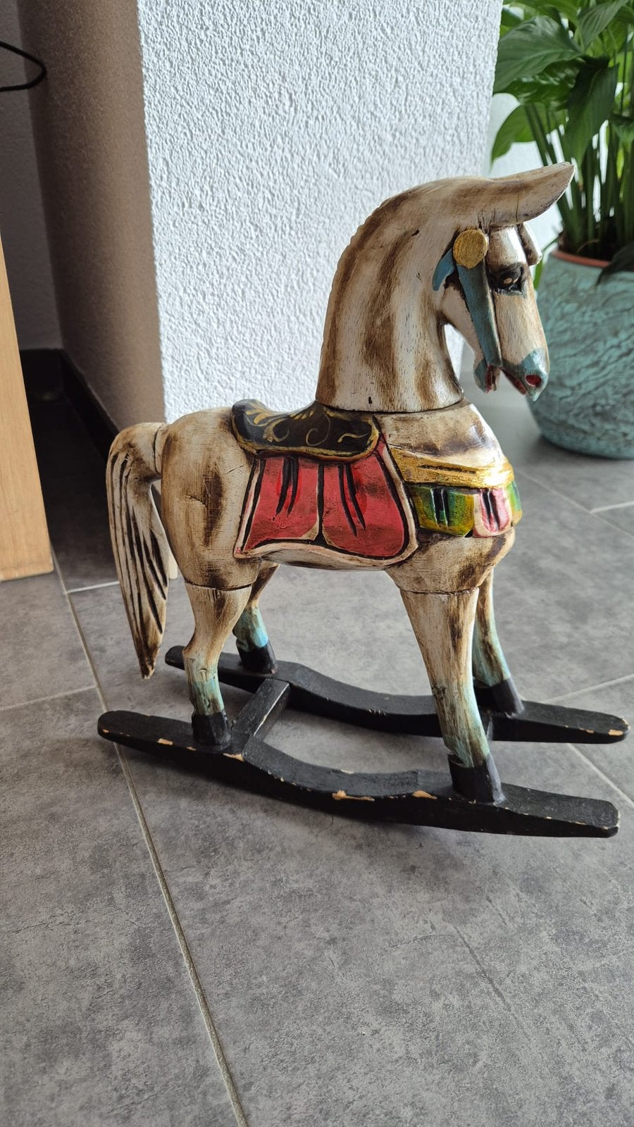 Decoratie houten hobbel paardje, Huis en Inrichting, Ophalen of Verzenden, Gebruikt, Meerkleurig, Hout