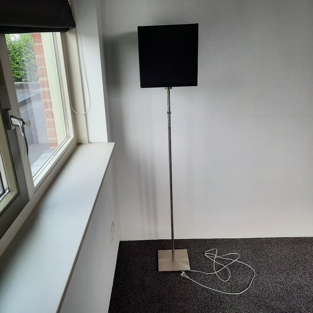 Vloerlamp Santiago van metaal met zwarte kap, Ophalen, Gebruikt, E27 (groot), Metaal
