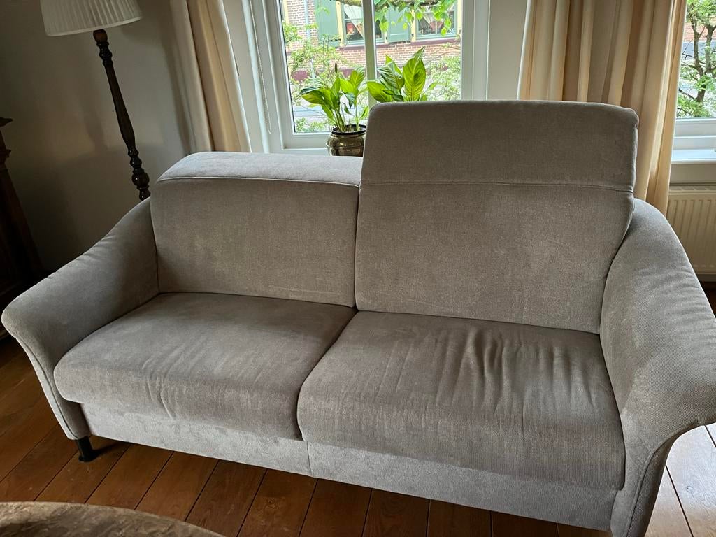 Comfortabele 2-zitsbank in neutrale kleur, Huis en Inrichting, 150 tot 200 cm, Tweepersoons, 75 tot 100 cm, Ophalen of Verzenden