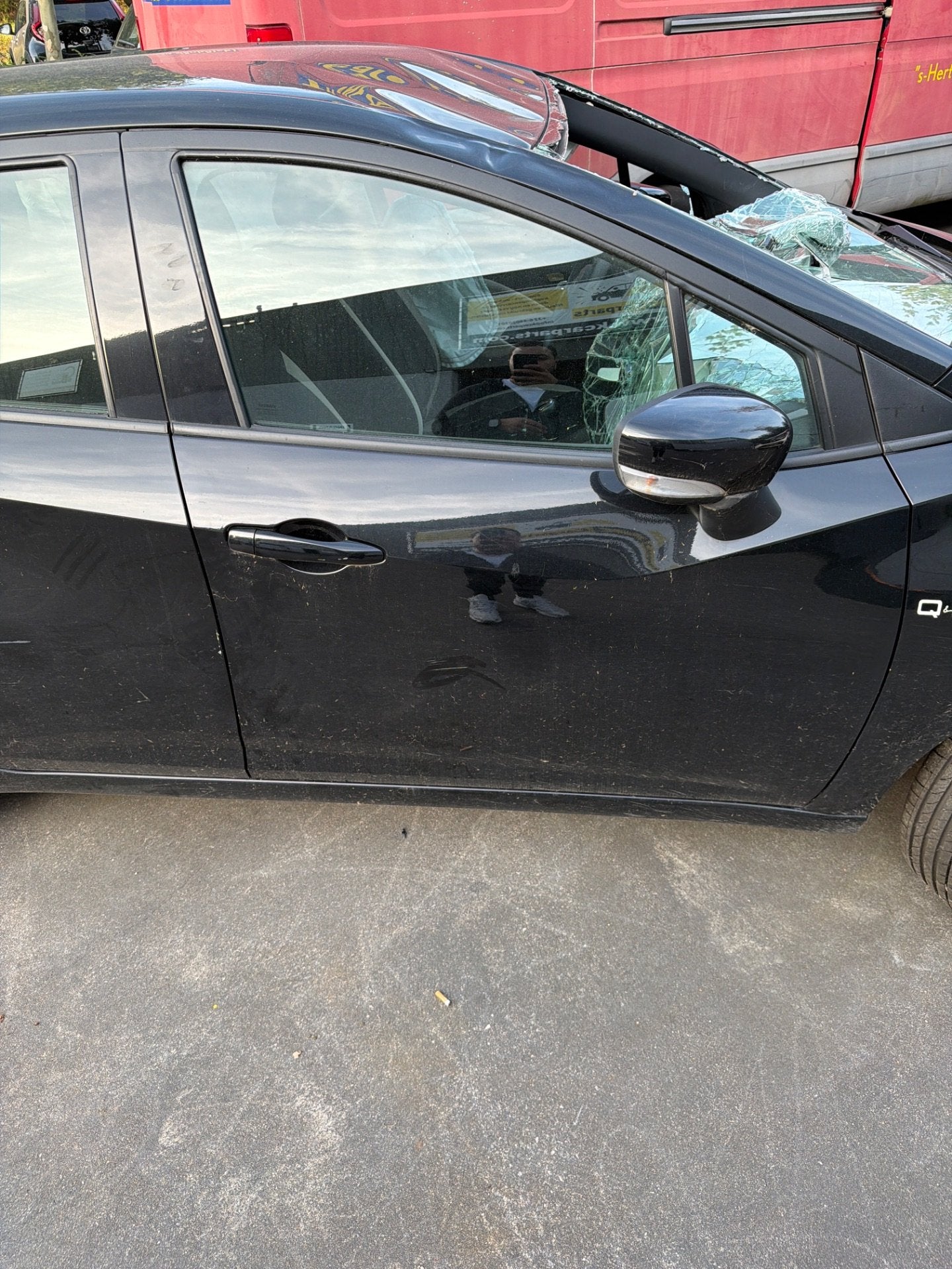 Rechter portier Nissan Micra k14 zwart kleur rechts deur, Auto-onderdelen, Deur, Takashima 1-chome 1-1
220-8686  Yokohama, Achter