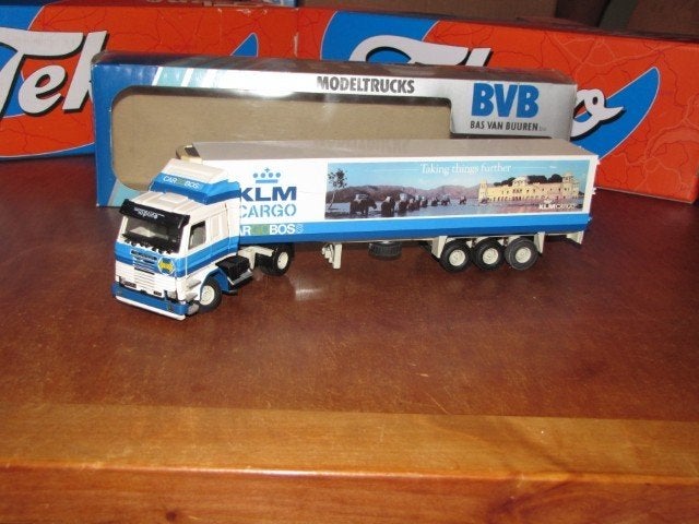 Tekno Twee stuks Cargoboss 1 Volvo 1 Scania van KLM, Ophalen of Verzenden, Zo goed als nieuw, Bus of Vrachtwagen, Tekno