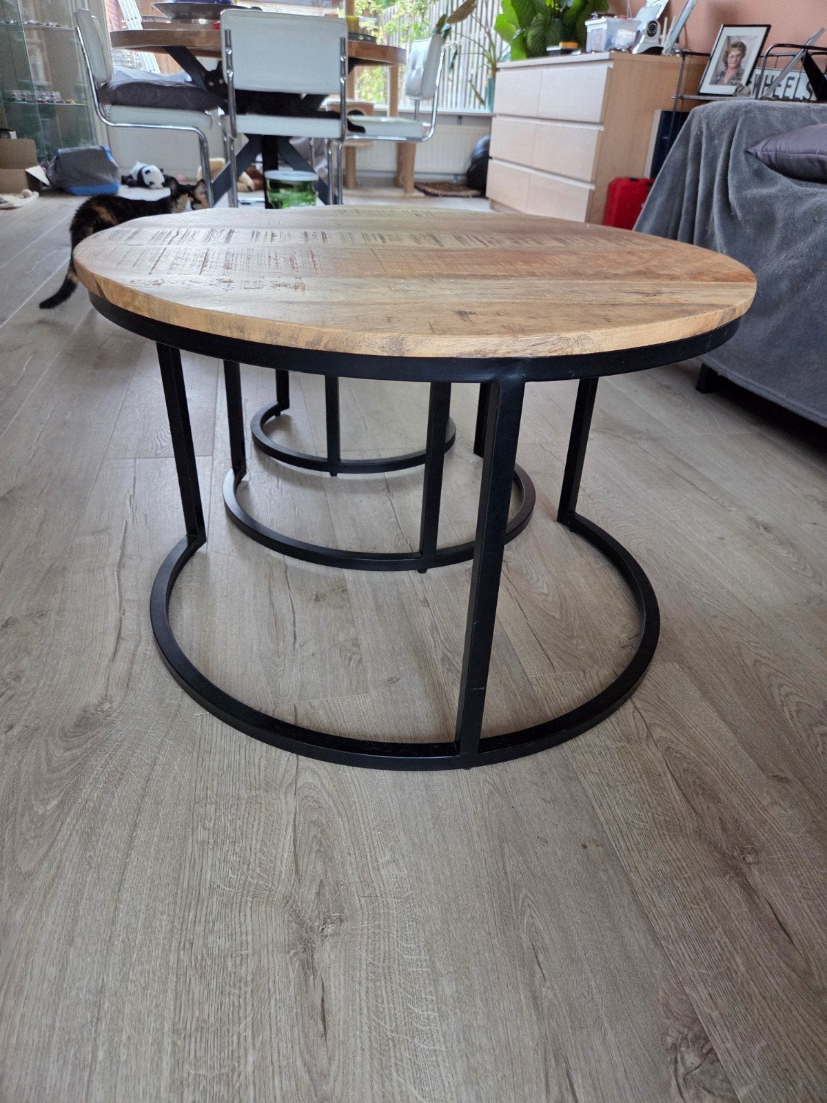 Set van 3 ronde salontafels van mangohout en metaal, Huis en Inrichting, Tafels | Salontafels, Gebruikt, 50 tot 100 cm, Rond, Industrieel, Modern