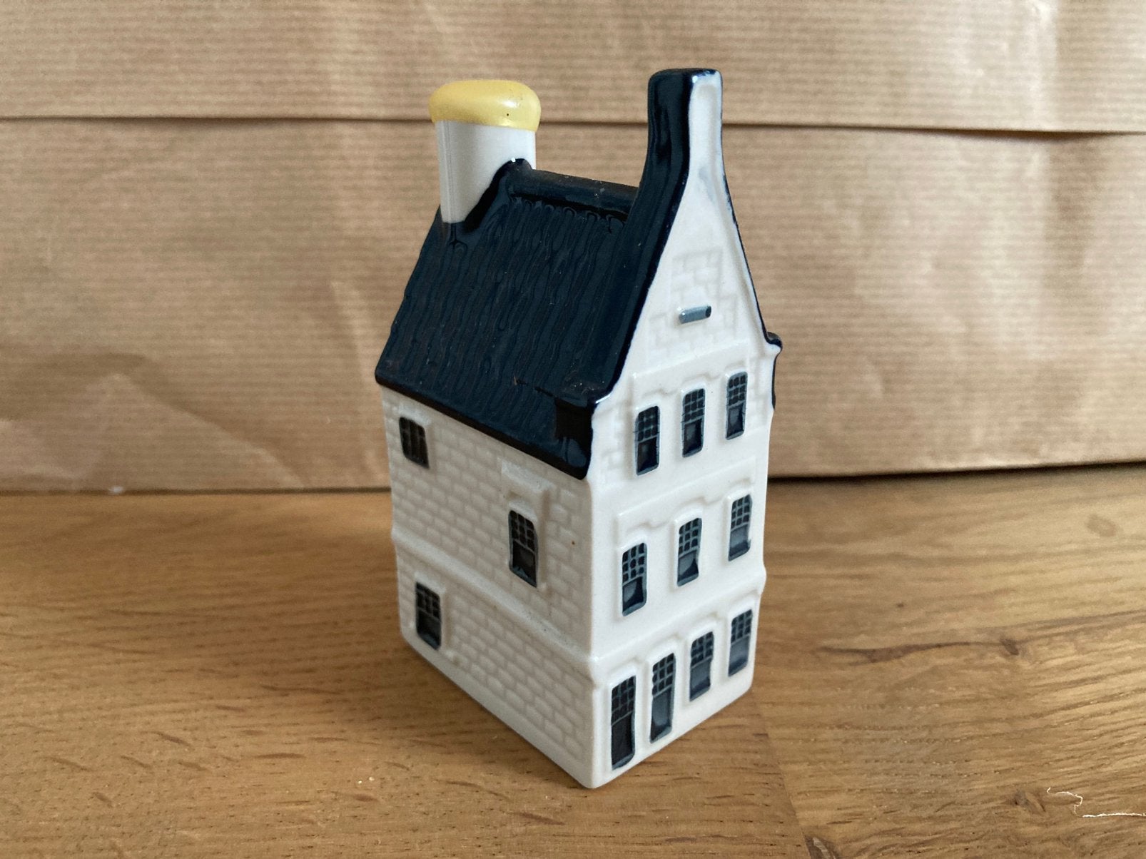 KLM huisje nummer 31, Ophalen of Verzenden, Zo goed als nieuw, Gevuld