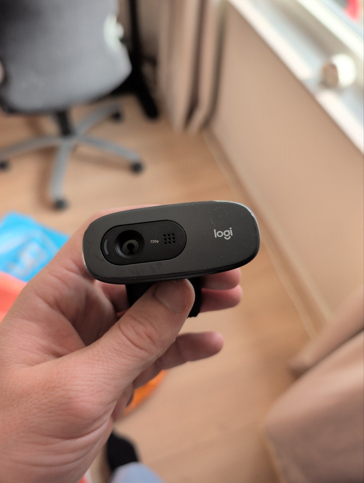 Logitech Webcam 720p - Ideaal voor videobellen, Ophalen, Logitech, Zo goed als nieuw, Monitorclip