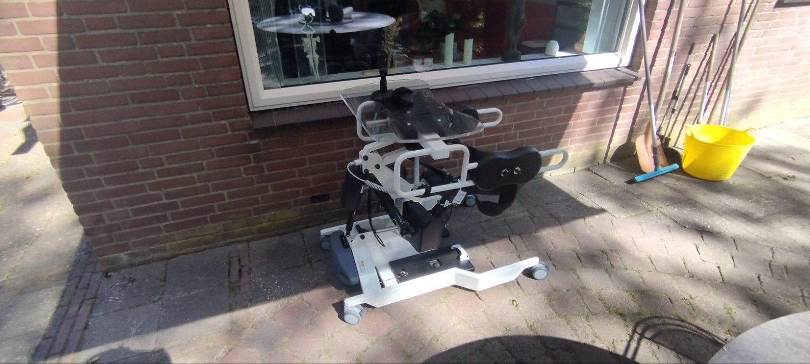 Struzzo chinesport Sta tafel, Ophalen