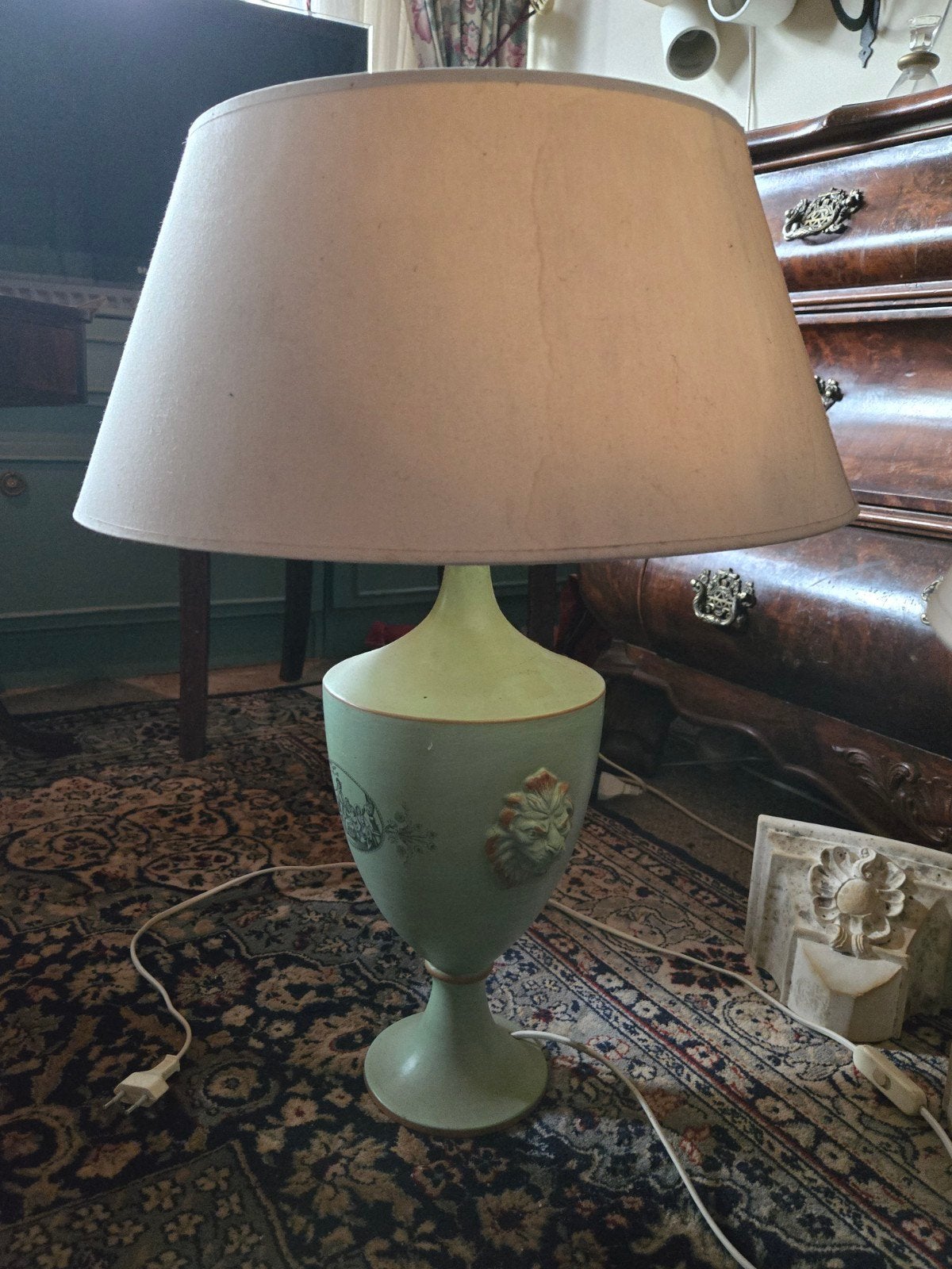2 klassieke schemerlampen mintgroen leeuwenkoppen, Huis en Inrichting, Lampen | Tafellampen, Ophalen, Minder dan 50 cm