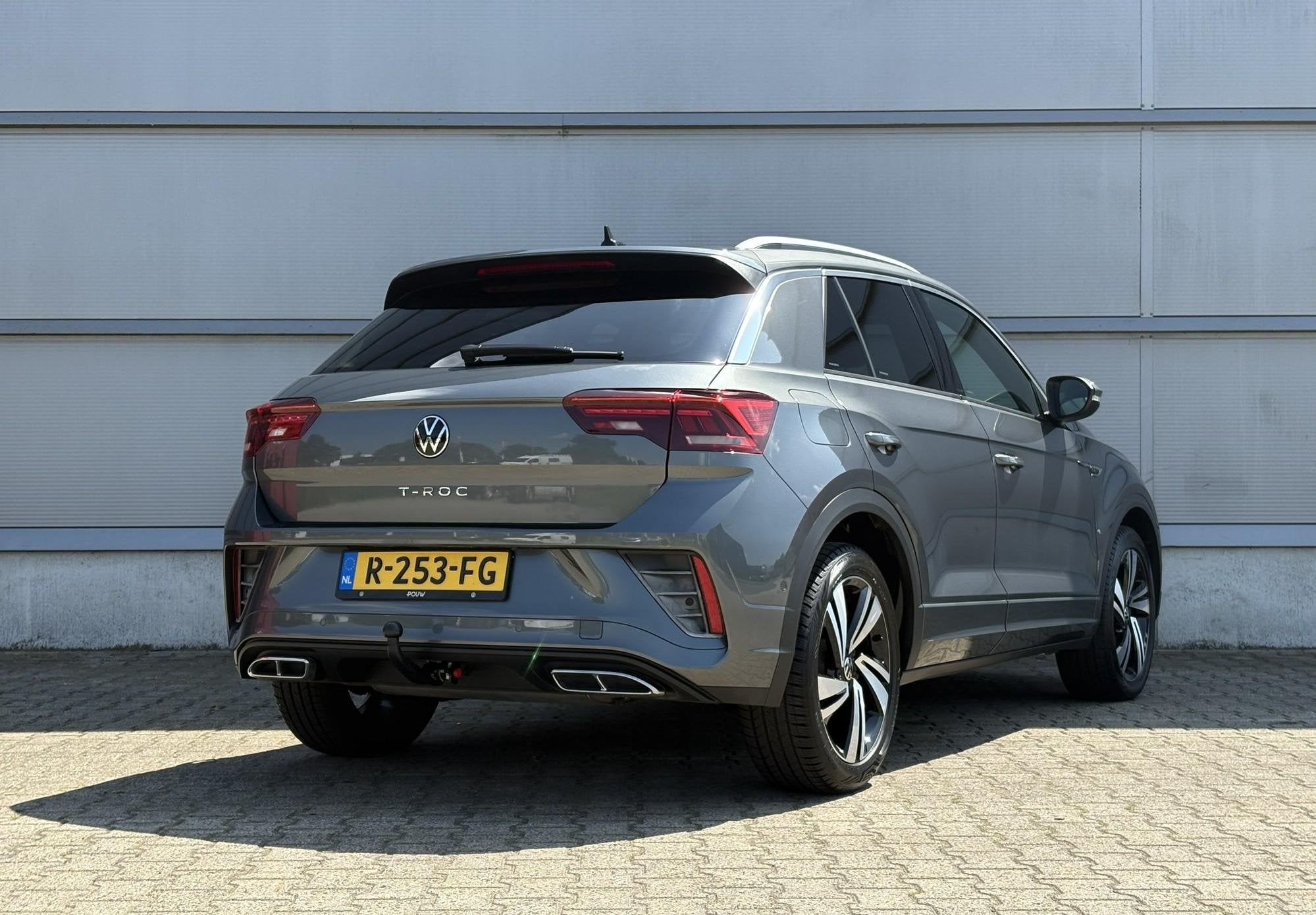Volkswagen T-Roc 1.5 TSI 150pk DSG R-line Business | Trekhaa, 12 maanden, Stof, Euro 6, 1253 kg