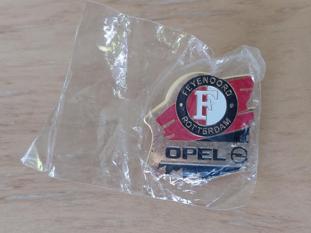 Pin Feyenoord / Opel, nog nieuw in verpakking., Ophalen of Verzenden, Nieuw, Sport, Speldje of Pin