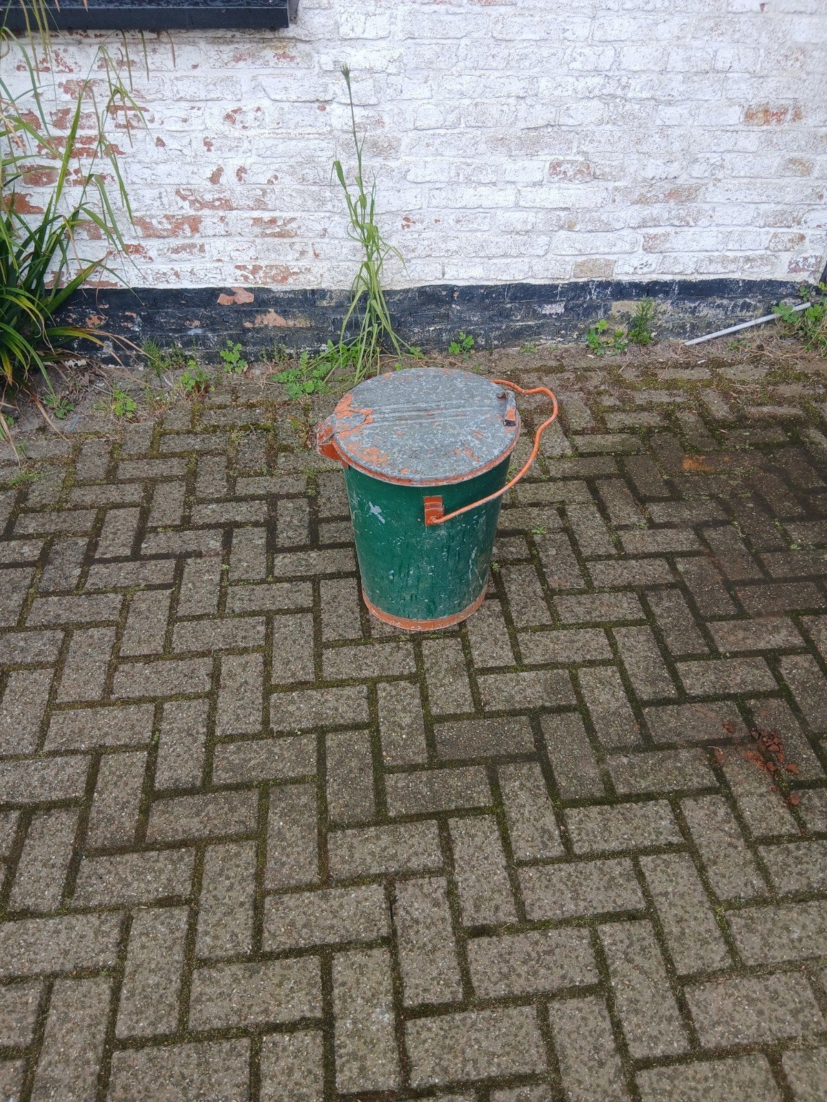Oude metalen emmer met deksel - Groen, Ophalen