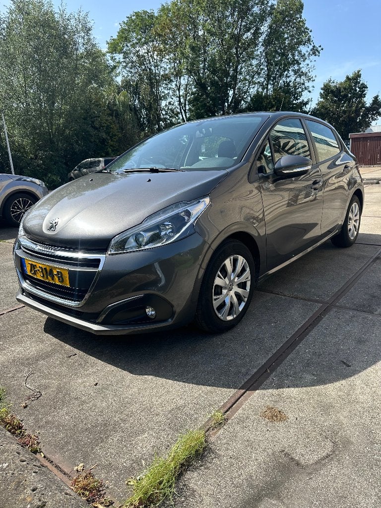 Peugeot 208 1.2 Puretech 82pk 2019 Grijs, Voorwielaandrijving, Dealer onderhouden, Stof, 40 €/maand