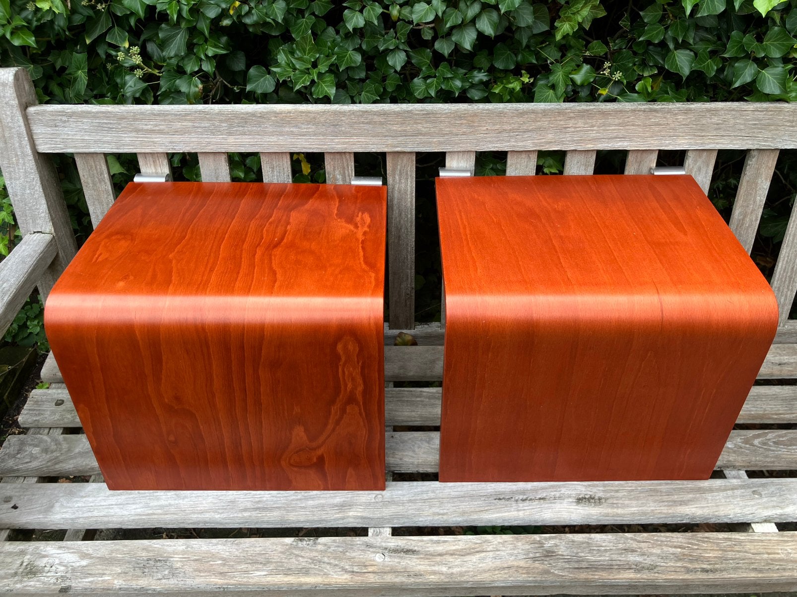 Auping auronde bedtafeltjes kersen, Ophalen, Minder dan 45 cm, Zo goed als nieuw, Minder dan 55 cm