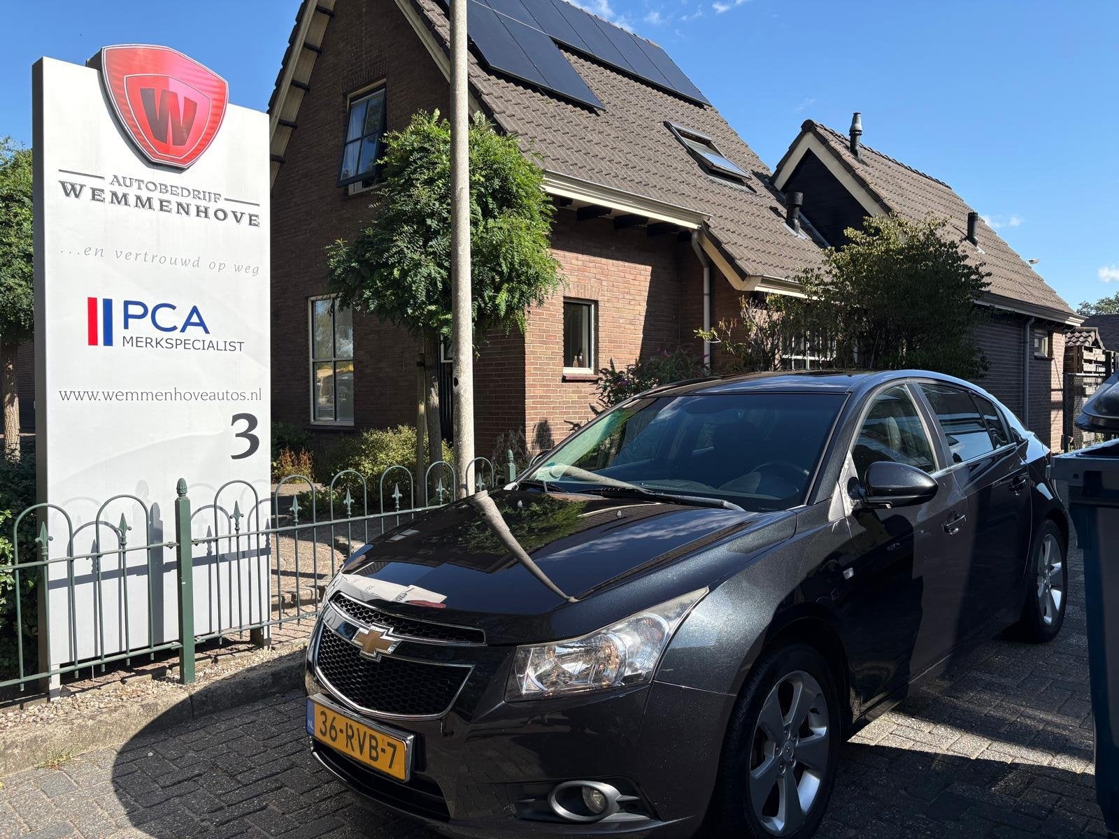 Chevrolet Cruze 1.8 LTZ (bj 2011), Voorwielaandrijving, Gebruikt, Zwart, 4 cilinders